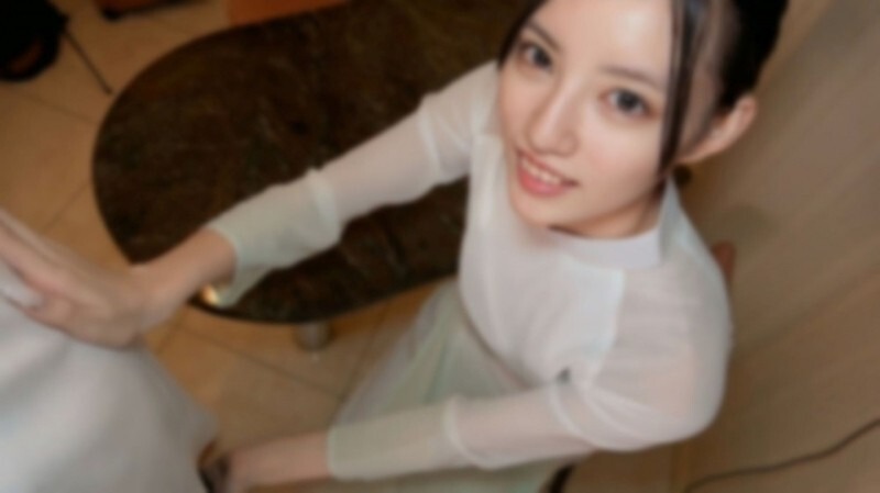 FC2-PPV-4721322 A slender beauty with the strongest visuals! Her beauty level explodes in tight Azai clothes. Swallowing