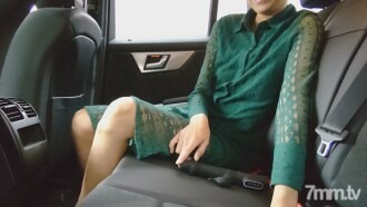 FC2-PPV-1560150 [Private Filming] Lewd 50-year-old woman engages in exhibitionist play in a car, then cheats with unprot