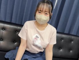 FC2 PPV 4751534 [Completely Amateur First Time Filming] A super cute 18-year-old with very little experience ♡ Her looks
