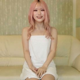 FC2 PPV 4689842 She’s super cute! Are women with brightly colored hair sexy…? Apparently she “loves naughty things”! Plu