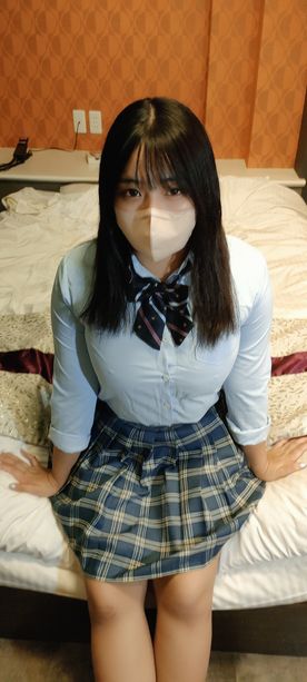 FC2 PPV 4772072 [Sex Addict 18-Year-Old] A perverted 18-year-old who licks up the sperm from a creampie. Masturbates and