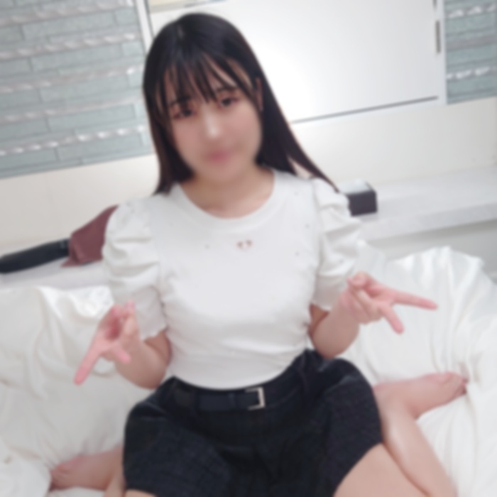 FC2-PPV-4704532 [First shoot] I want to try out the naughty things I heard from my friends. An unexpected outburst with